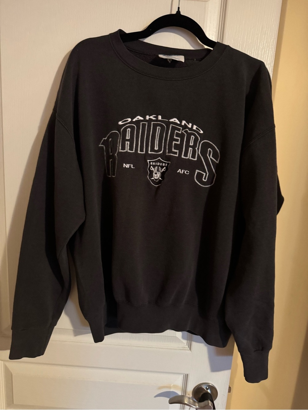 Oakland Raiders Black Crewneck Sweatshirt vintage NFL Team Pullover